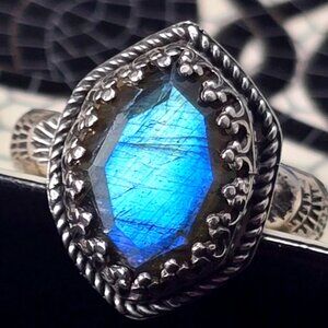 Gothic Cathedral Labradorite Ring in Sterling Silver US 8